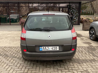 Renault Grand Scenic foto 3