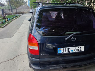 Opel Zafira foto 2