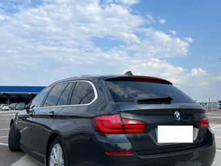 BMW 5 Series Touring foto 4