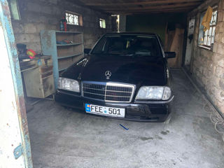 Mercedes C-Class foto 5