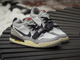 Nike Air Jordan Legacy Low Tech Grey foto 1