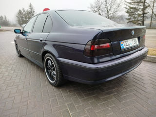 BMW 5 Series foto 5