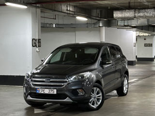 Ford Kuga foto 2