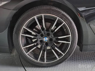 BMW 5 Series foto 3