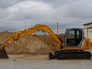 Se vinde Excavator New Holland E80 MSR 2004 foto 6