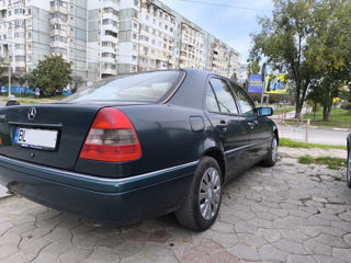 Mercedes C-Class foto 5