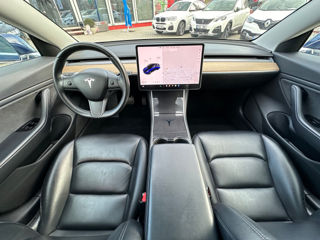 Tesla Model 3 foto 9