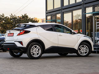 Toyota C-HR foto 2