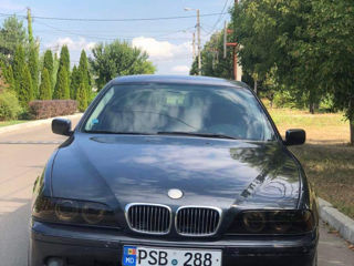 BMW 5 Series foto 4