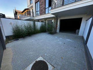 Spre vanzare townhouse foto 3