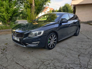 Volvo V60 foto 1