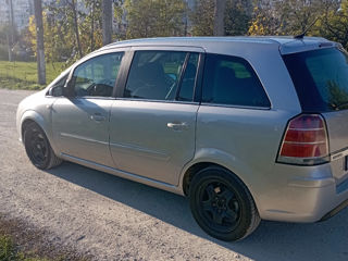 Opel Zafira foto 9