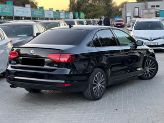 Volkswagen Jetta foto 4