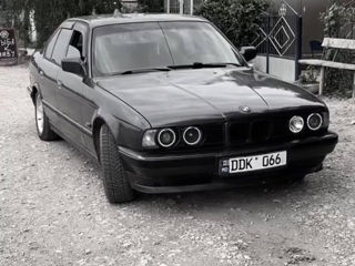 BMW 5 Series foto 3