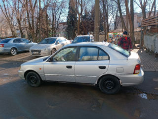 Hyundai Accent foto 3