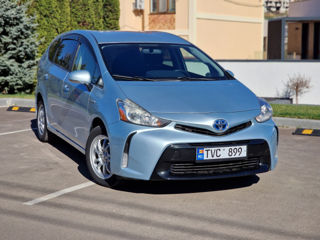 Toyota Prius v