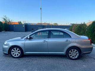 Toyota Avensis foto 6