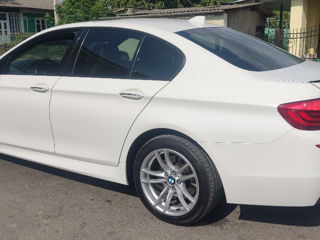 BMW 5 Series foto 7