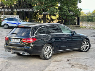 Mercedes C-Class Wagon foto 4