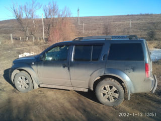 Nissan Pathfinder foto 4