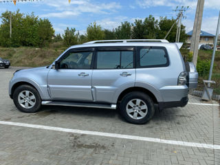 Mitsubishi Pajero foto 1