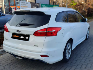 Ford Focus Wagon foto 4