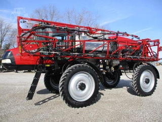 Pulverizator autopropulsant aplicator CASE IH PATRIOT 4440 Sprayer