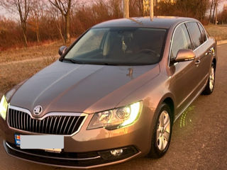 Skoda Superb foto 2