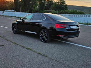 Skoda Superb foto 3