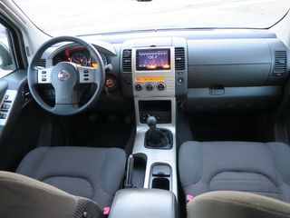 Nissan Pathfinder foto 10