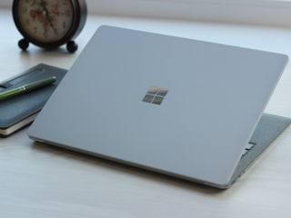 Microsoft Surface Laptop 2 (Core i5 8250u/8Gb Ram/256Gb SSD/13.5" 2K PixelSense Touch) foto 12