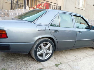 Mercedes Series (W124) foto 3