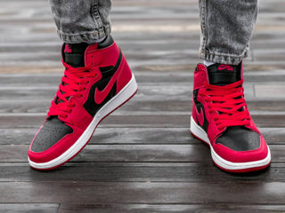 Nike Air Jordan 1 Retro High Red foto 6