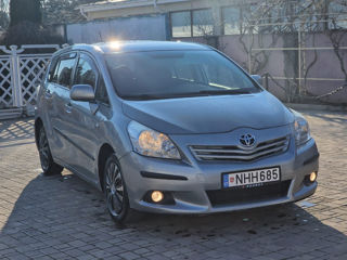 Toyota Verso foto 2