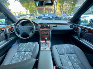 Mercedes E-Class фото 4