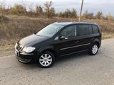 Volkswagen Touran foto 3