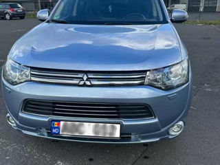 Mitsubishi Outlander foto 2