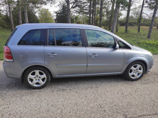 Opel Zafira foto 1