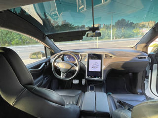 Tesla Model X foto 6