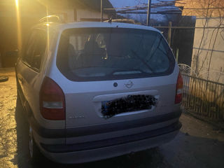 Opel Zafira foto 2