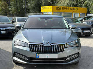 Skoda Superb foto 2