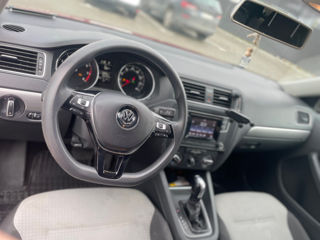 Volkswagen Jetta foto 2