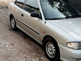 Hyundai Accent foto 2