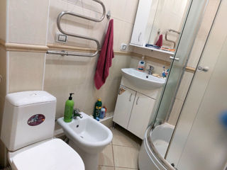 Apartament cu 2 camere, 70 m², Botanica, Chișinău foto 8