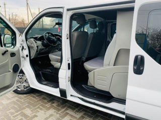 Opel Vivaro foto 2