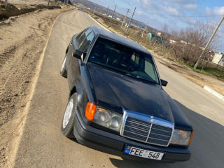 Mercedes E-Class foto 2