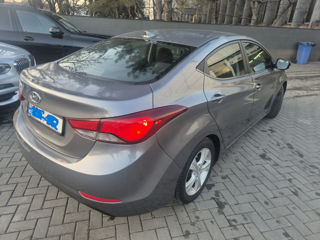 Hyundai Elantra foto 4