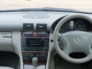 Mercedes C-Class foto 7