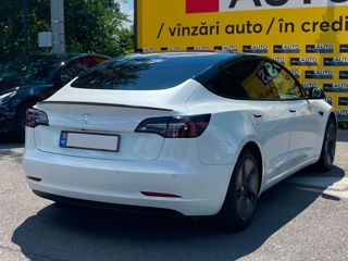 Tesla Model 3 foto 8