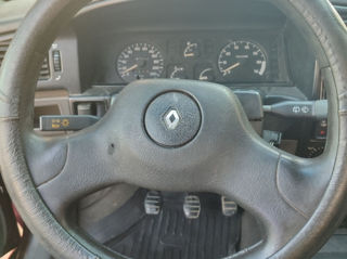 Renault 19 foto 4